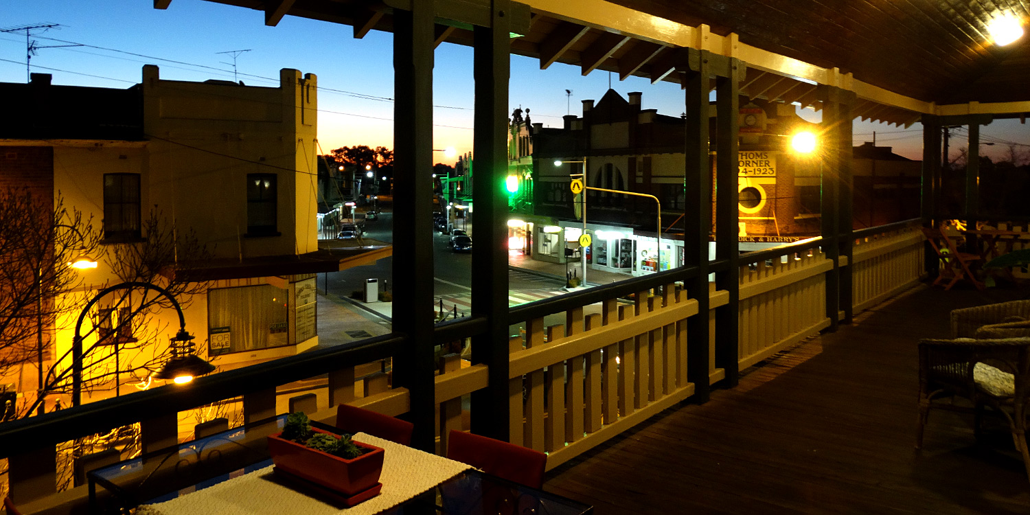 Thoms Corner West Wyalong at night